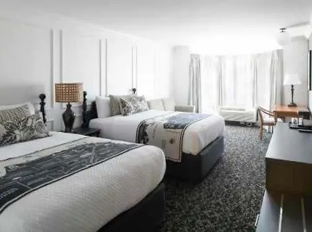 Cow Hollow Inn And Suites